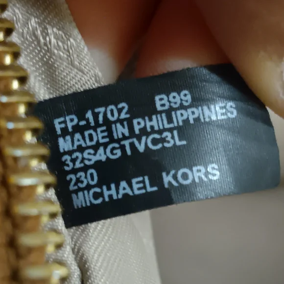 Michael Kors Crossbody - Picture 8 of 13